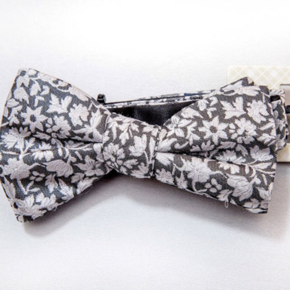 RYAN SEACREST Palisades Floral Grey Bowtie